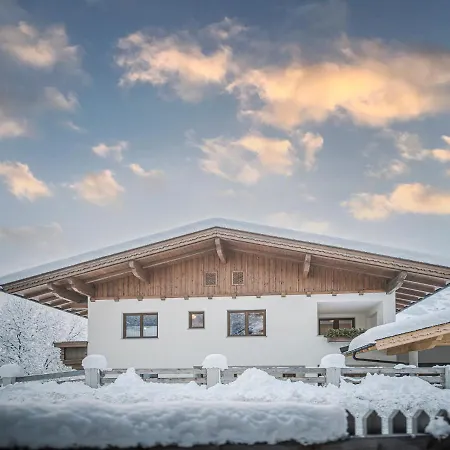 Aschenwald Elisabeth Daire *