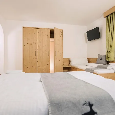 Aschenwald Elisabeth *